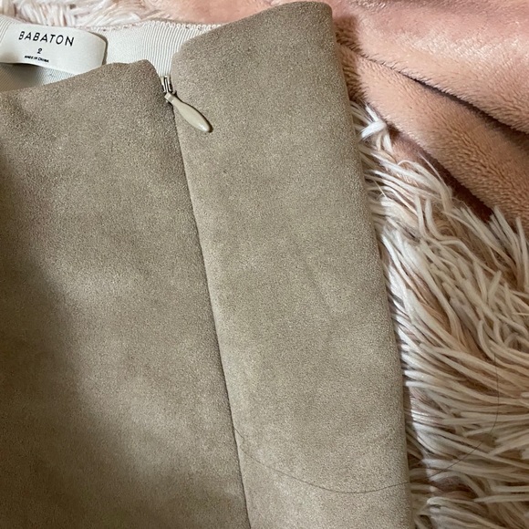 Babaton hopper suede tan skirt - Picture 3 of 4
